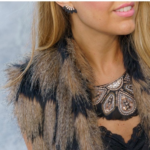 Stella & Dot Constantine Feather Necklace - Picture 5 of 10